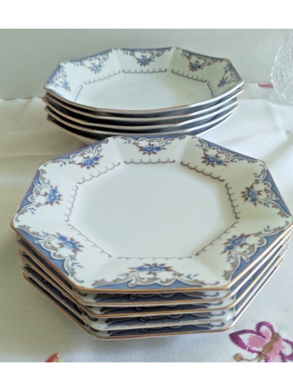 Octogonal Soup Bowl 7 1/4" & Salad Plates 6 1/4" Versailles - Harmony House Sets